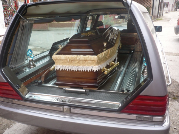 transport funerar