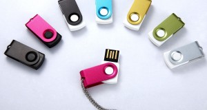 Stickuri USB personalizate un cadou util