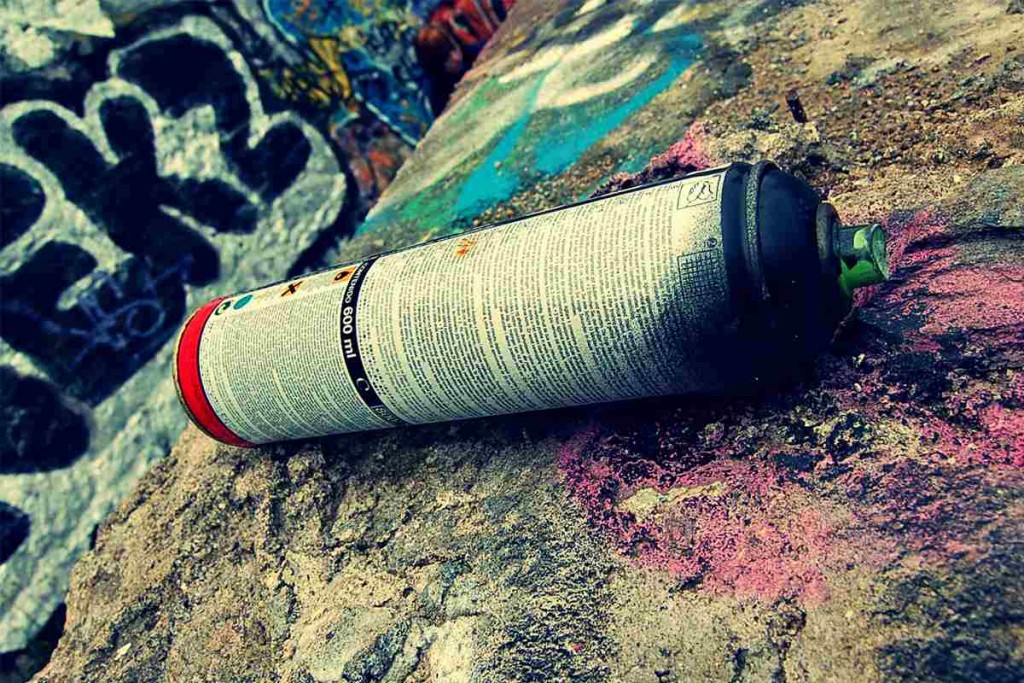 spray graffiti