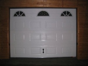 usi de garaj rezidentiale