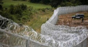 Slovenia va construi un gard împotriva imigranților
